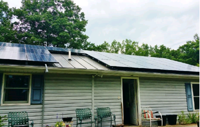 Установка солнечных батарей на крыше 